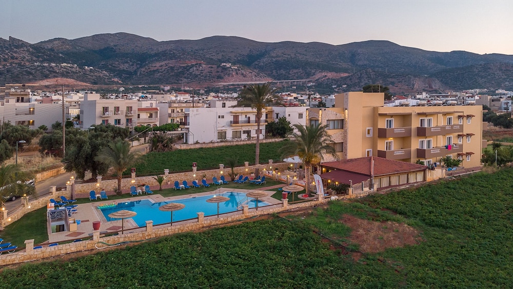 Danelis Studios and Apartments — Swimming pool in Malia