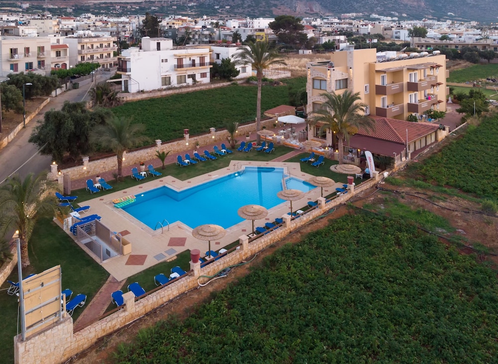 Danelis Studios and Apartments — Swimming pool in Malia