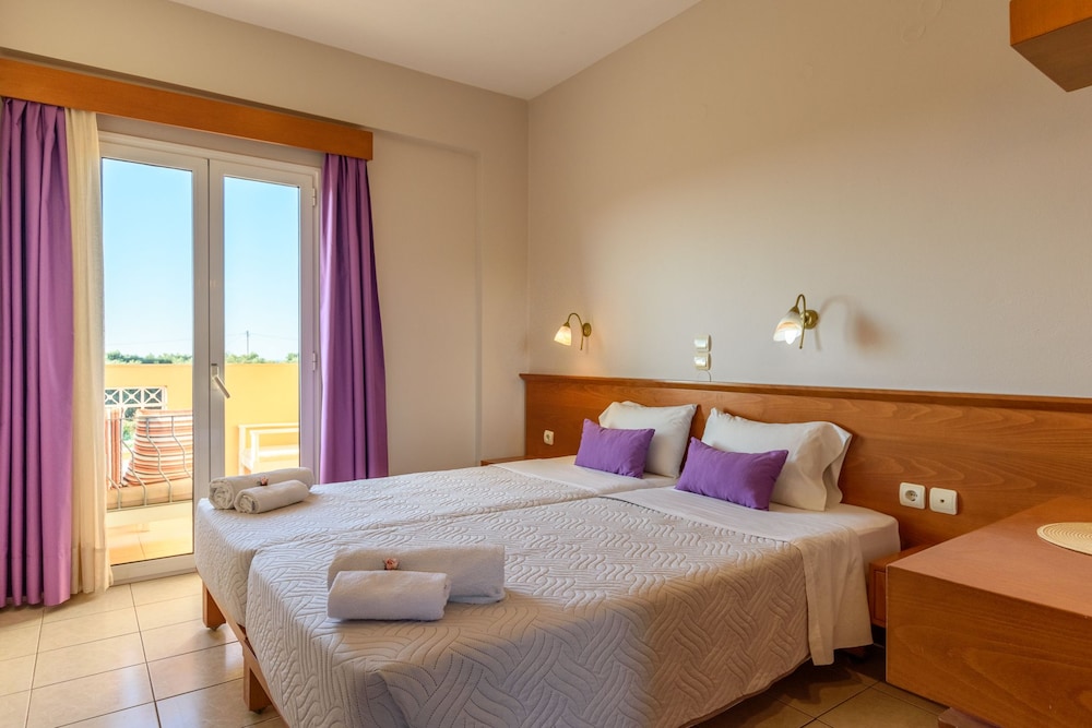 Danelis Studios and Apartments — Hotel rooms in Malia