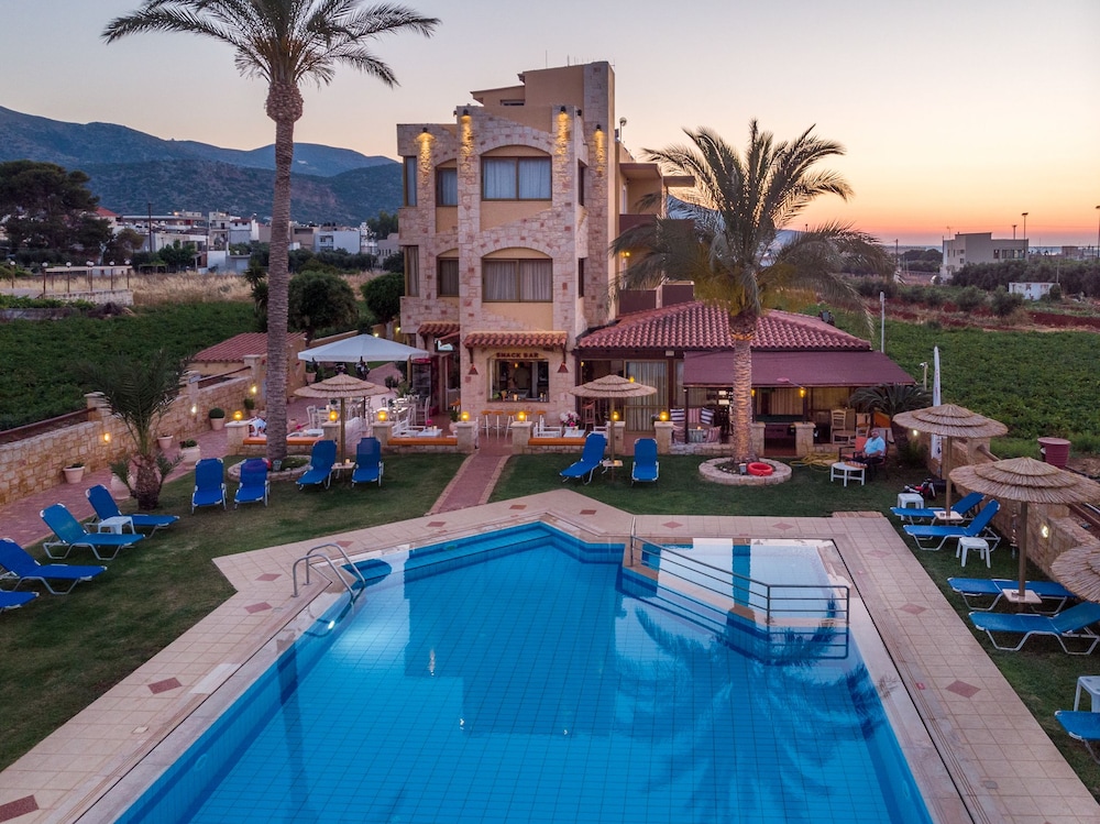 Danelis Studios and Apartments — Swimming pool in Malia