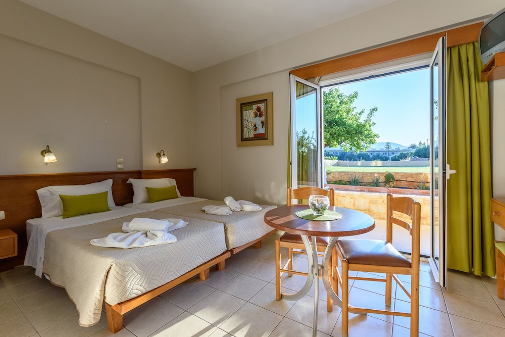 Danelis Studios and Apartments — Hotel rooms in Malia