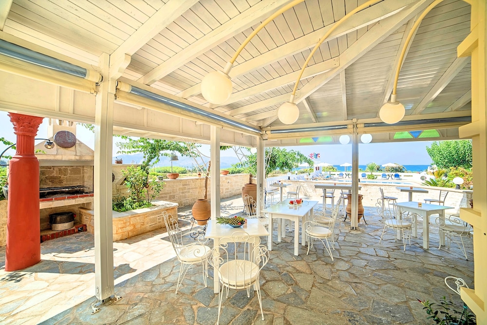 Palladion — Restaurant & bars in Georgioupolis