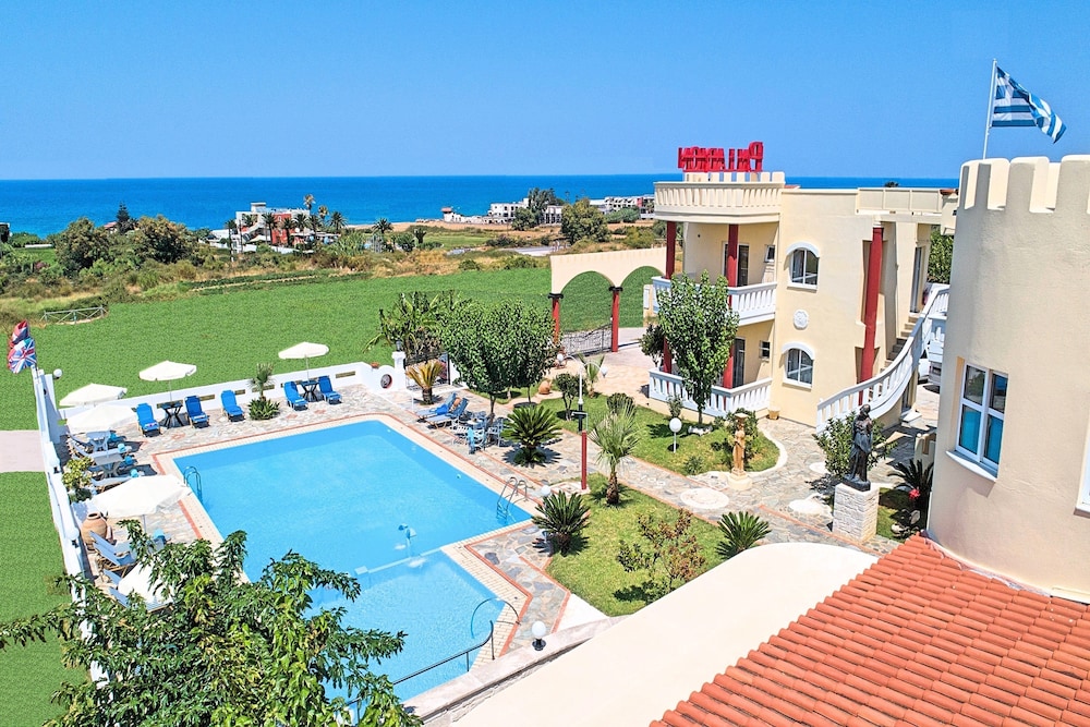 Palladion — Swimming pool in Georgioupolis