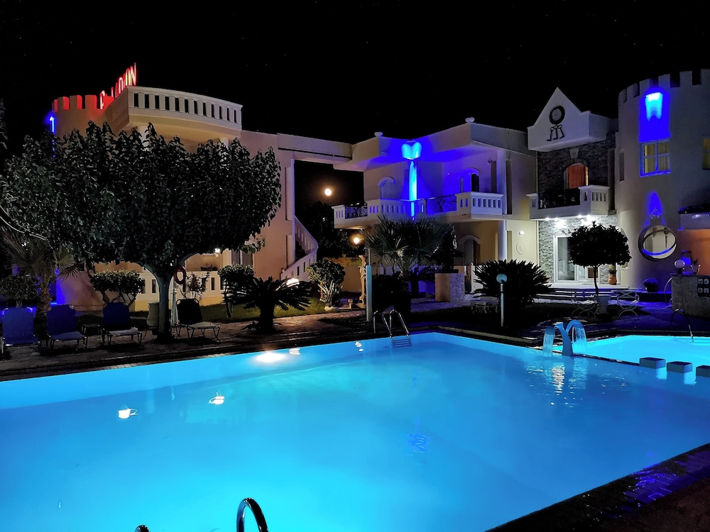 Palladion — Swimming pool in Georgioupolis