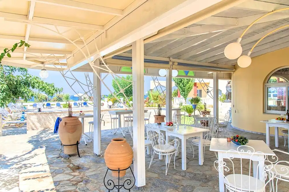 Palladion — Restaurant & bars in Georgioupolis
