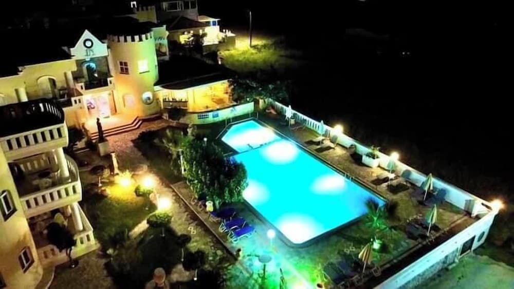 Palladion — Swimming pool in Georgioupolis