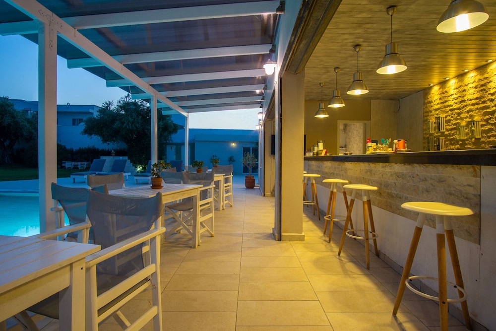 Golden Sun — Restaurant & bars in Malia