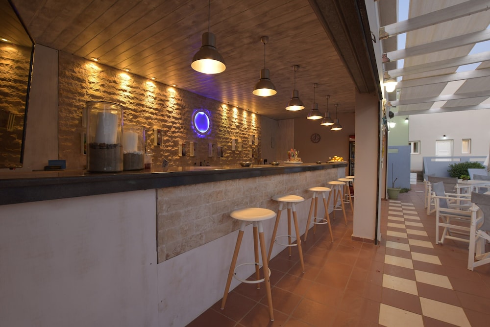 Golden Sun — Restaurant & bars in Malia
