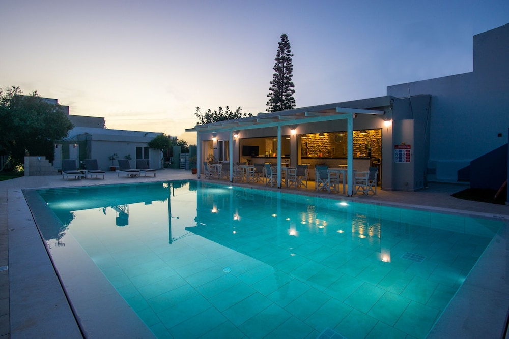 Golden Sun — Main photo in Malia
