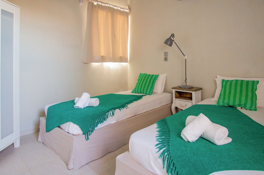 Golden Sun — Hotel rooms in Malia
