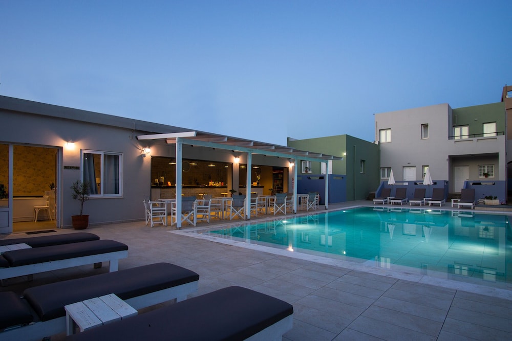 Golden Sun — Swimming pool in Malia