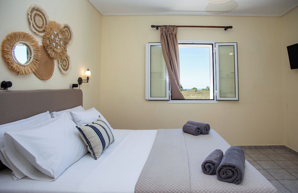 Liberatos Village — Hotel rooms in Lassi, Ionian Islands