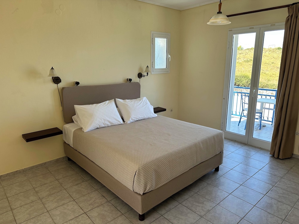 Liberatos Village — Hotel rooms in Lassi, Ionian Islands