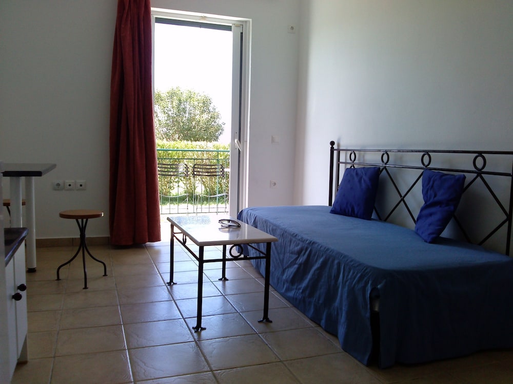 Liberatos Village — Hotel rooms in Lassi, Ionian Islands
