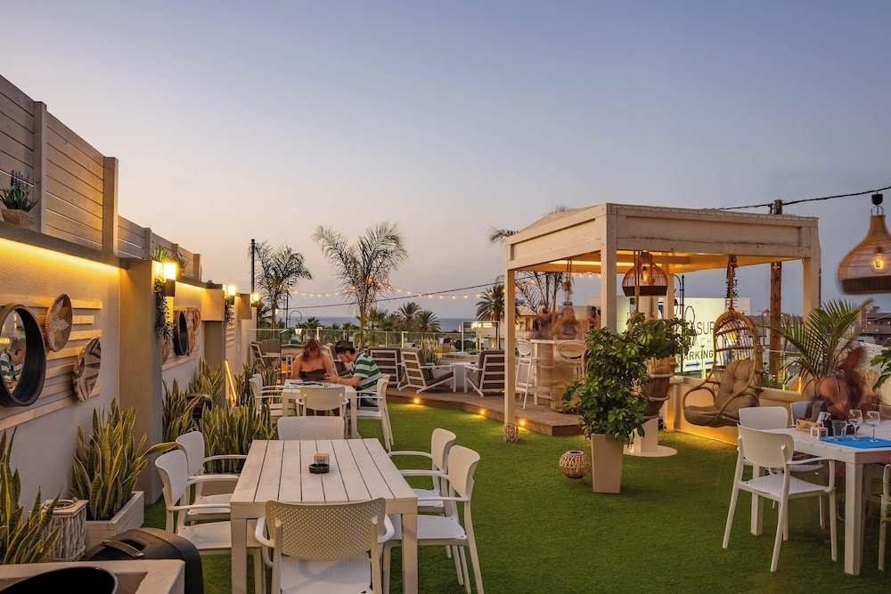 Kastro Beach Apartments — Restaurant & bars in Malia
