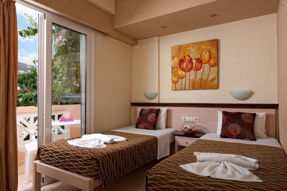 Kastro Beach Apartments — Hotel rooms in Malia