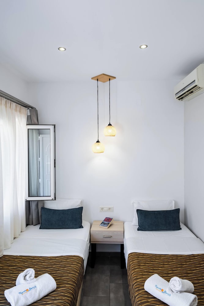 Kastro Beach Apartments — Hotel rooms in Malia