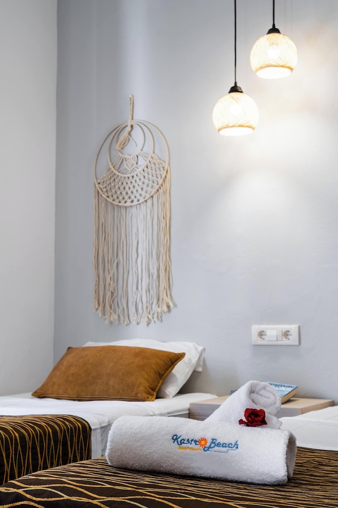 Kastro Beach Apartments — Hotel rooms in Malia