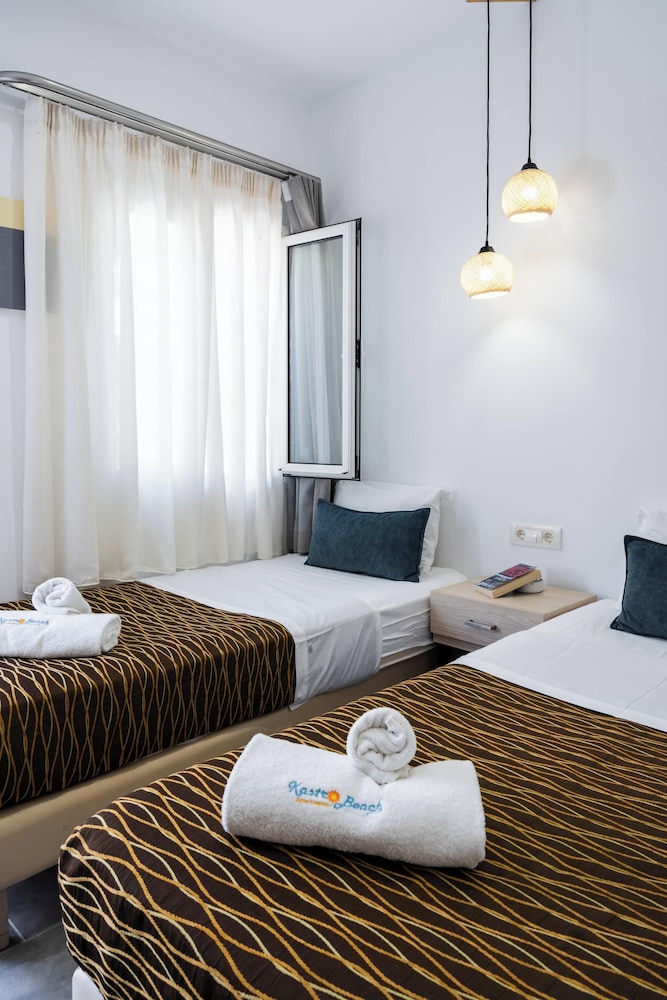 Kastro Beach Apartments — Hotel rooms in Malia
