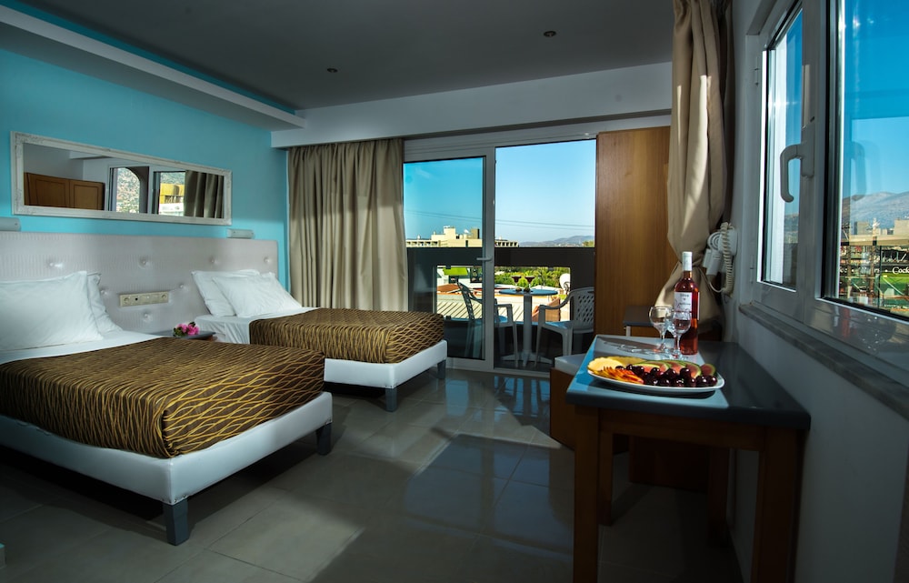 Kastro Beach Apartments — Hotel rooms in Malia