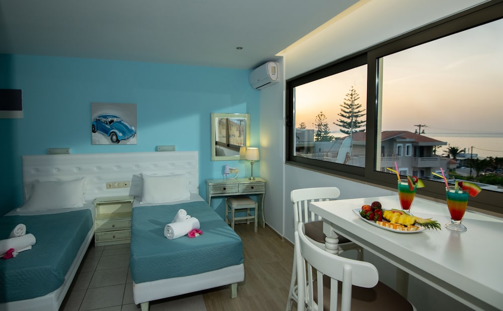 Kastro Beach Apartments — Hotel rooms in Malia