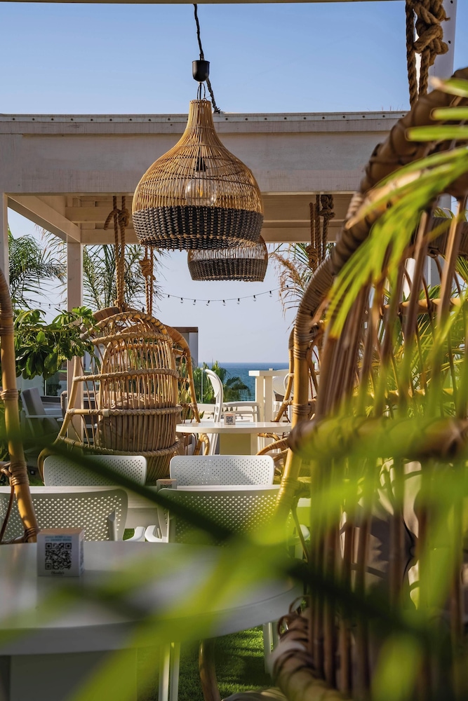 Kastro Beach Apartments — Restaurant & bars in Malia