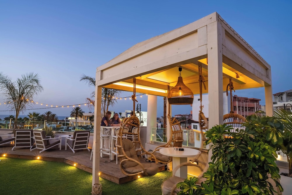 Kastro Beach Apartments — Restaurant & bars in Malia