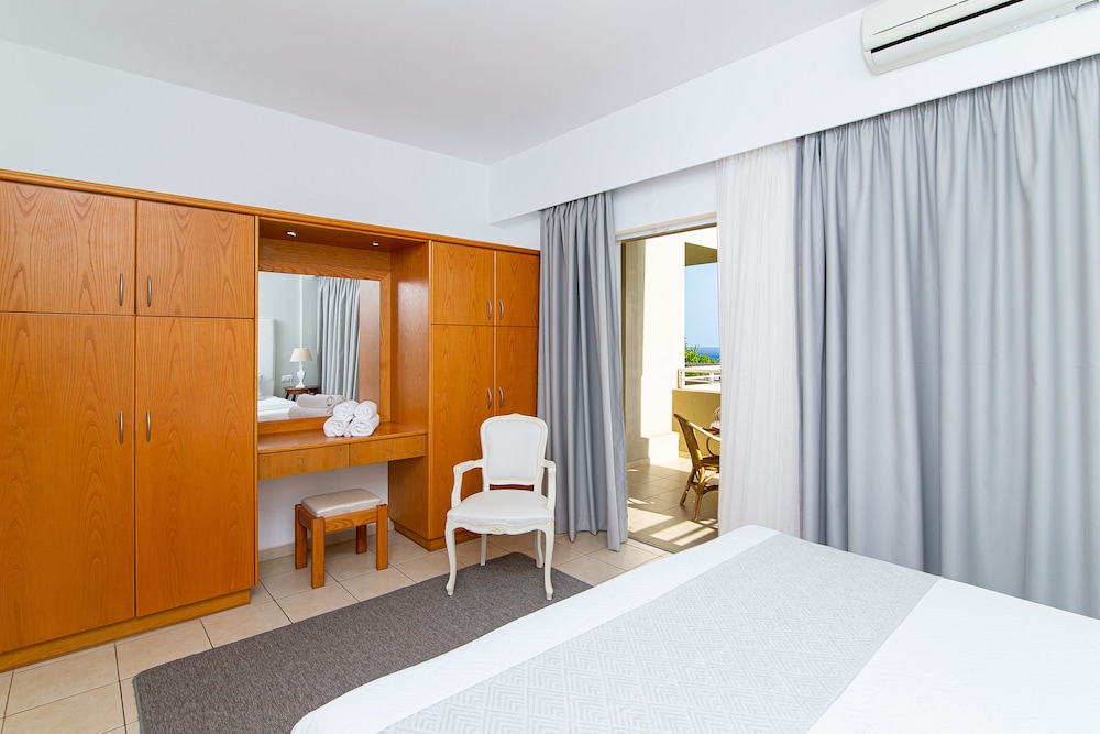 Villa Mare Monte — Hotel rooms in Malia