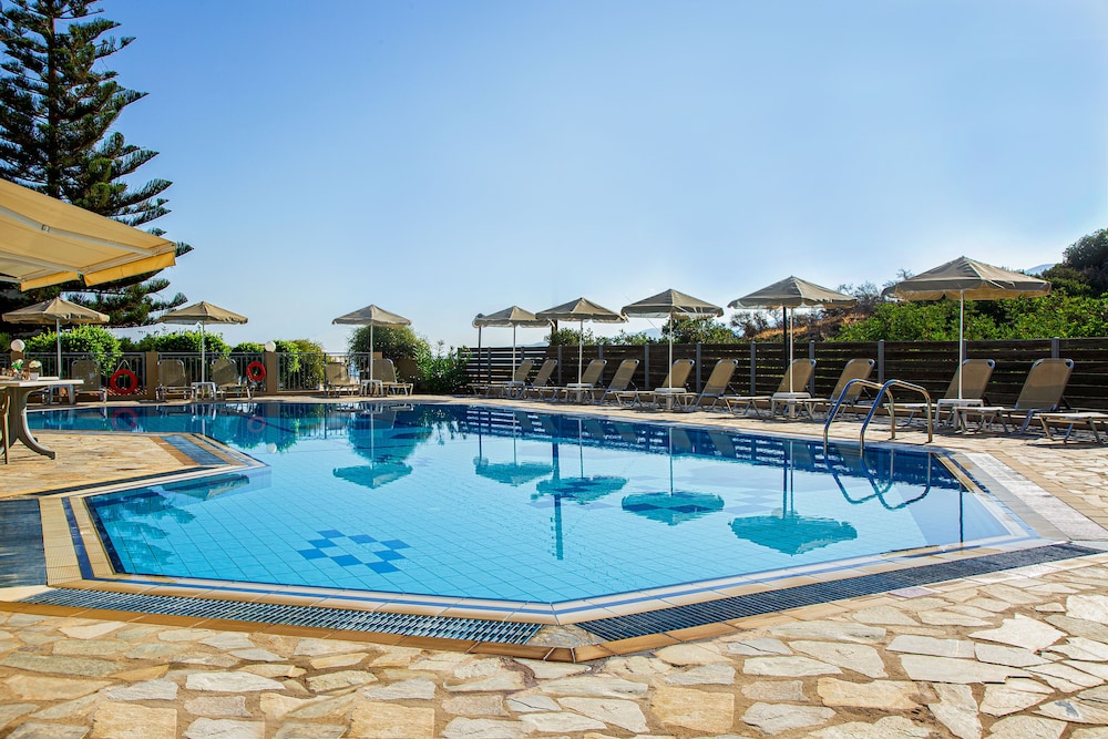 Villa Mare Monte — Swimming pool in Malia