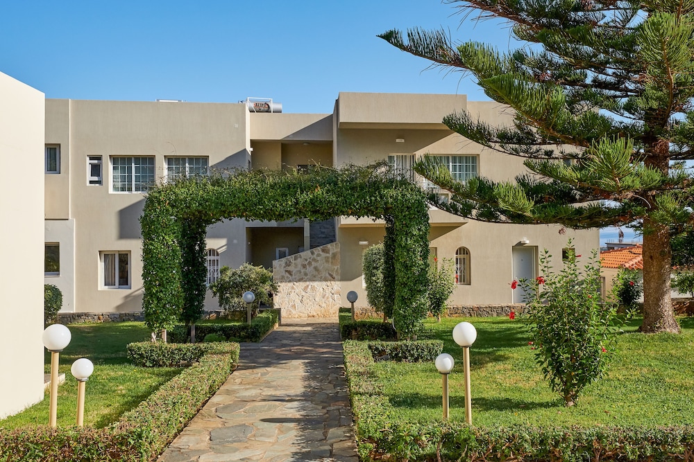 Villa Mare Monte — Hotel building in Malia