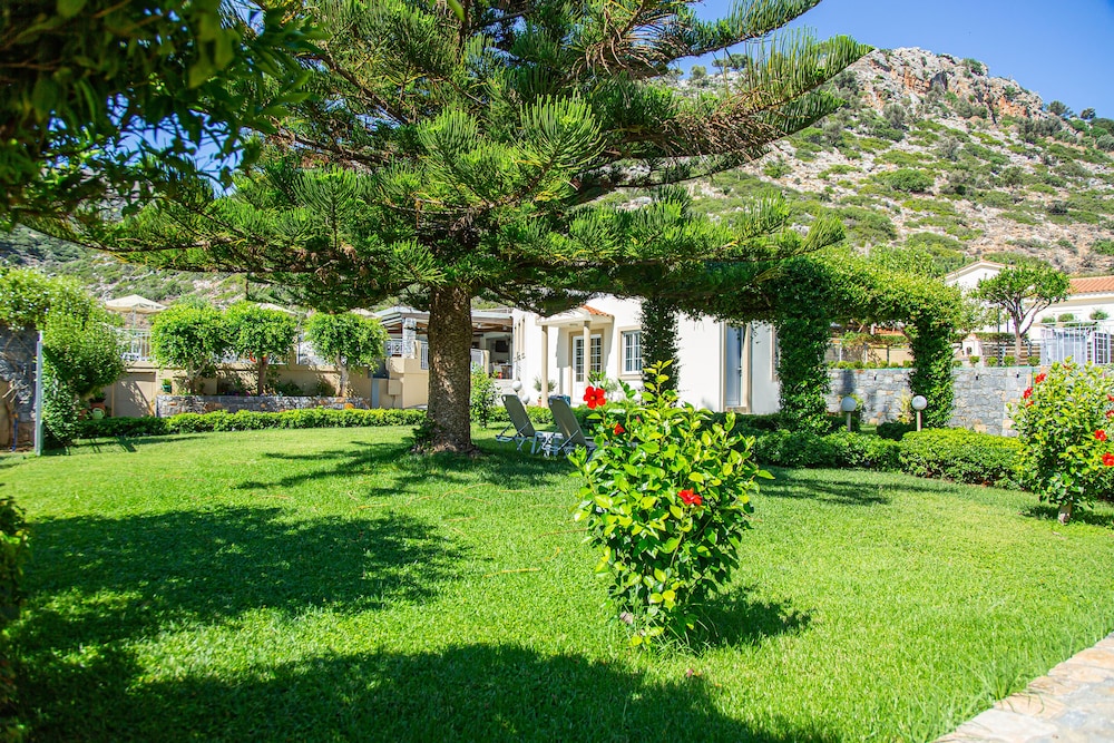 Villa Mare Monte — Hotel building in Malia