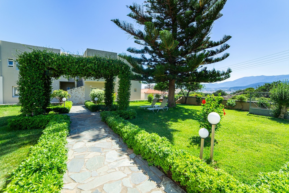 Villa Mare Monte — Hotel building in Malia