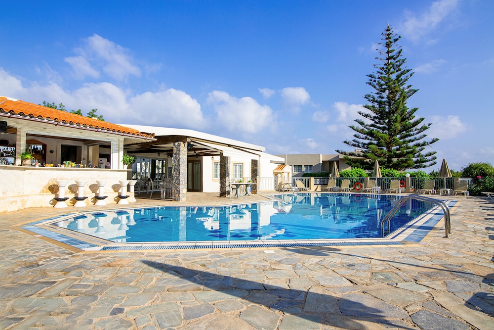 Villa Mare Monte — Swimming pool in Malia