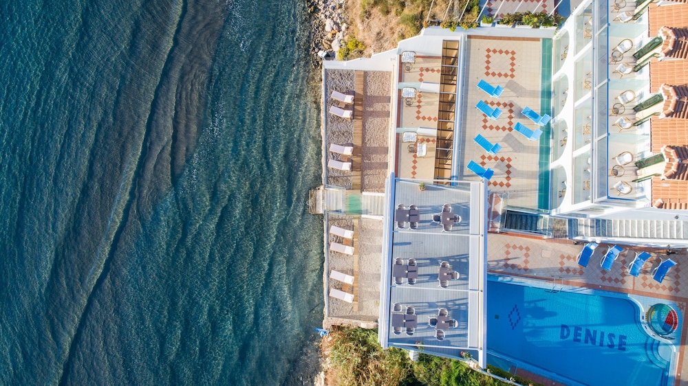 Denise Beach Hotel — Hotel building in Laganas, Ionian Islands