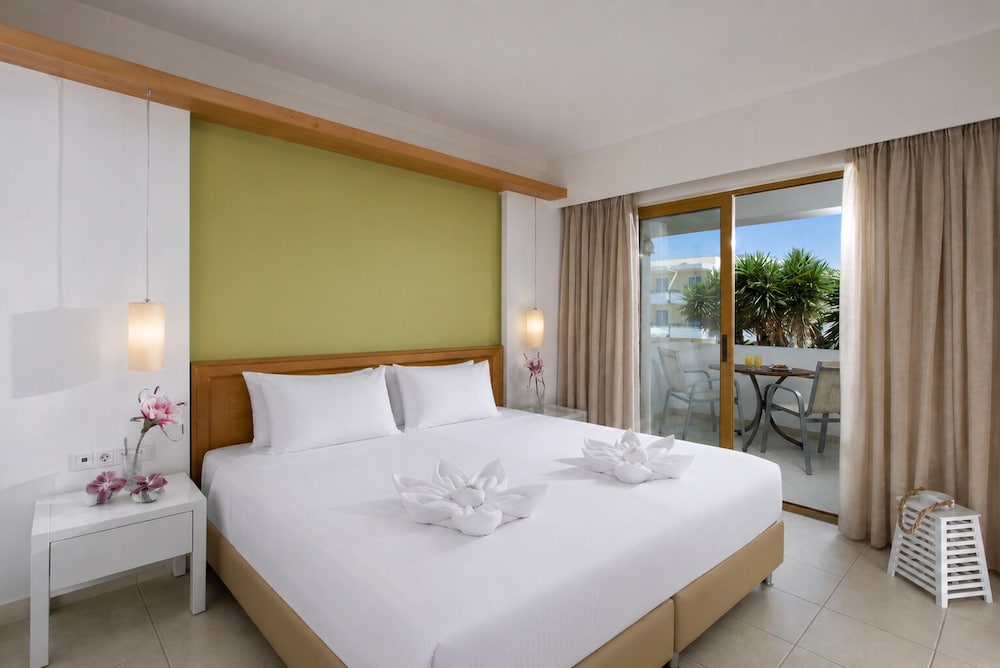 Mary Hotel & Mary Royal Suites — Hotel rooms in Rethymnon