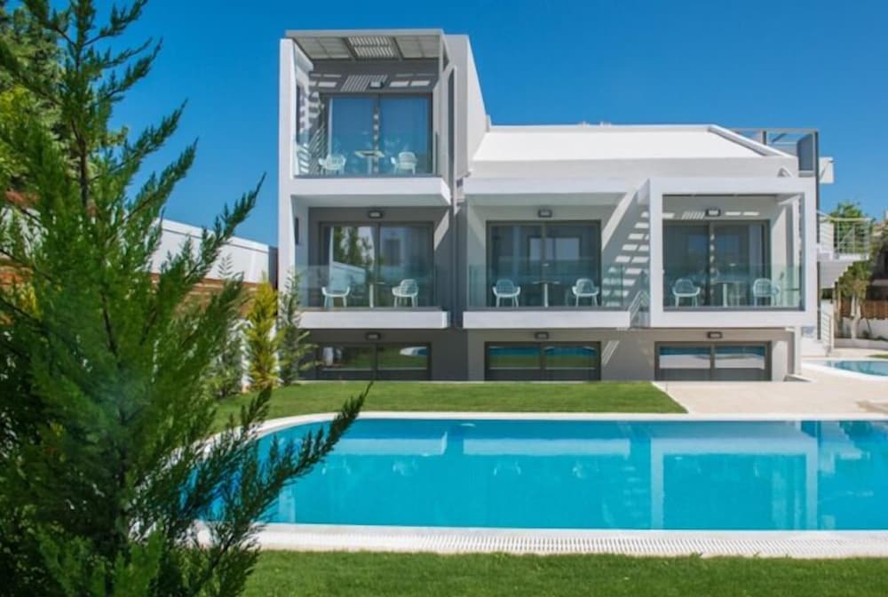 Mary Hotel & Mary Royal Suites — Swimming pool in Rethymnon