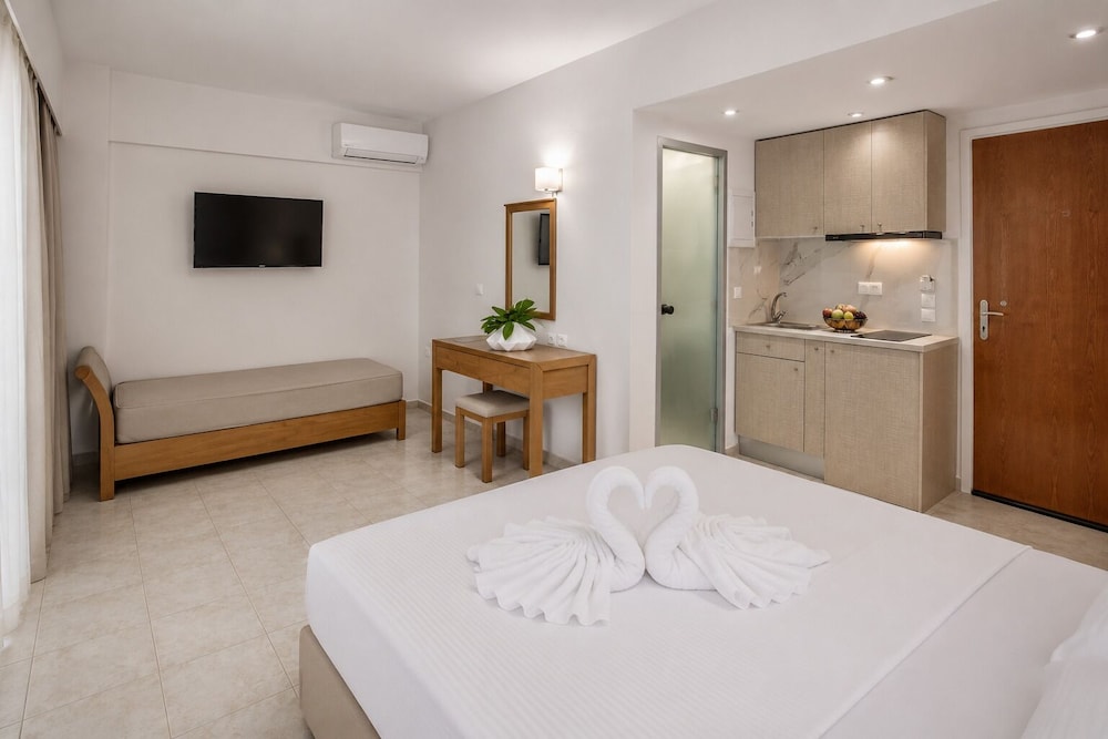 Mary Hotel & Mary Royal Suites — Hotel rooms in Rethymnon