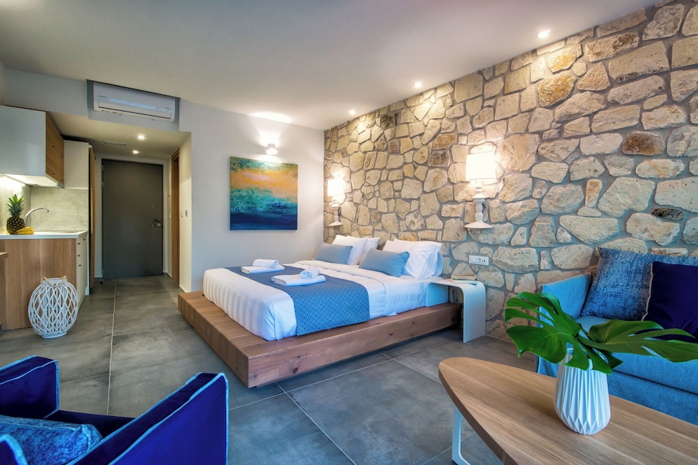 Mary Hotel & Mary Royal Suites — Hotel rooms in Rethymnon