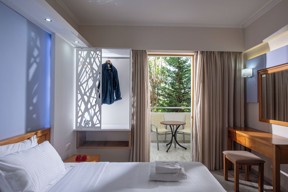 Mary Hotel & Mary Royal Suites — Hotel rooms in Rethymnon