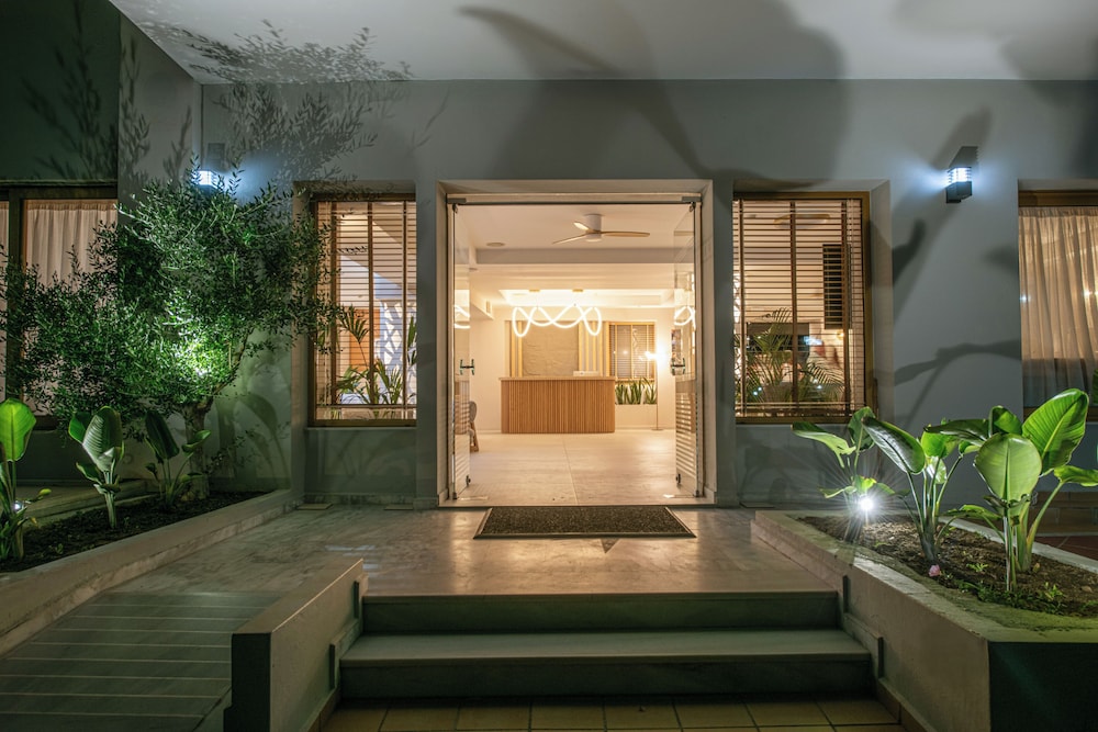 Mary Hotel & Mary Royal Suites — Hotel building in Rethymnon