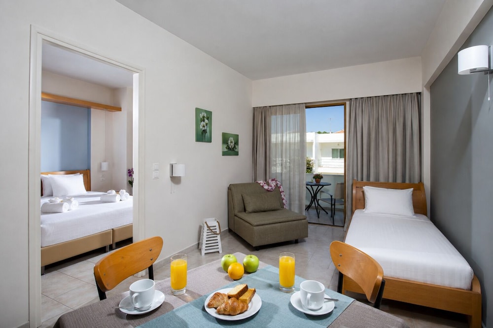 Mary Hotel & Mary Royal Suites — Hotel rooms in Rethymnon