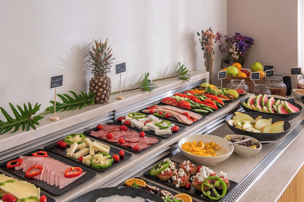 Mary Hotel & Mary Royal Suites — Restaurant & bars in Rethymnon