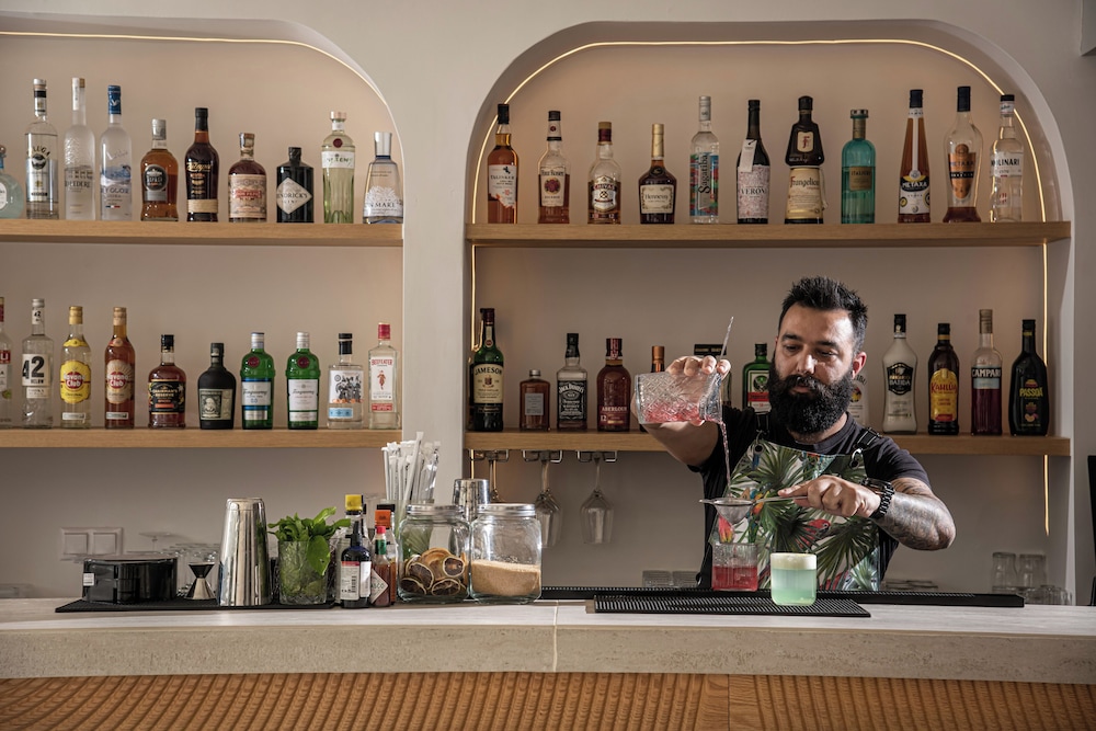 Mary Hotel & Mary Royal Suites — Restaurant & bars in Rethymnon