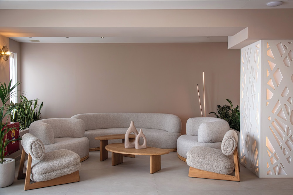 Mary Hotel & Mary Royal Suites — Hotel rooms in Rethymnon