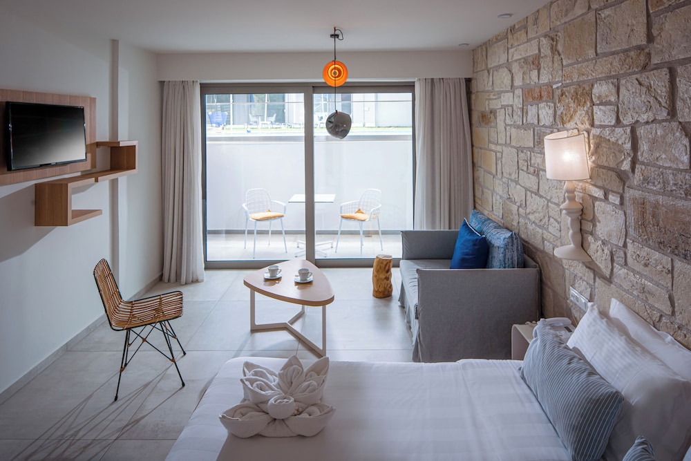 Mary Hotel & Mary Royal Suites — Hotel rooms in Rethymnon