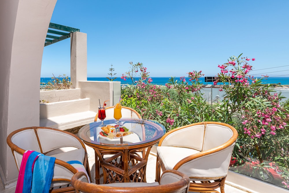 Aphea Village by GHH — Hotel rooms in Platanias