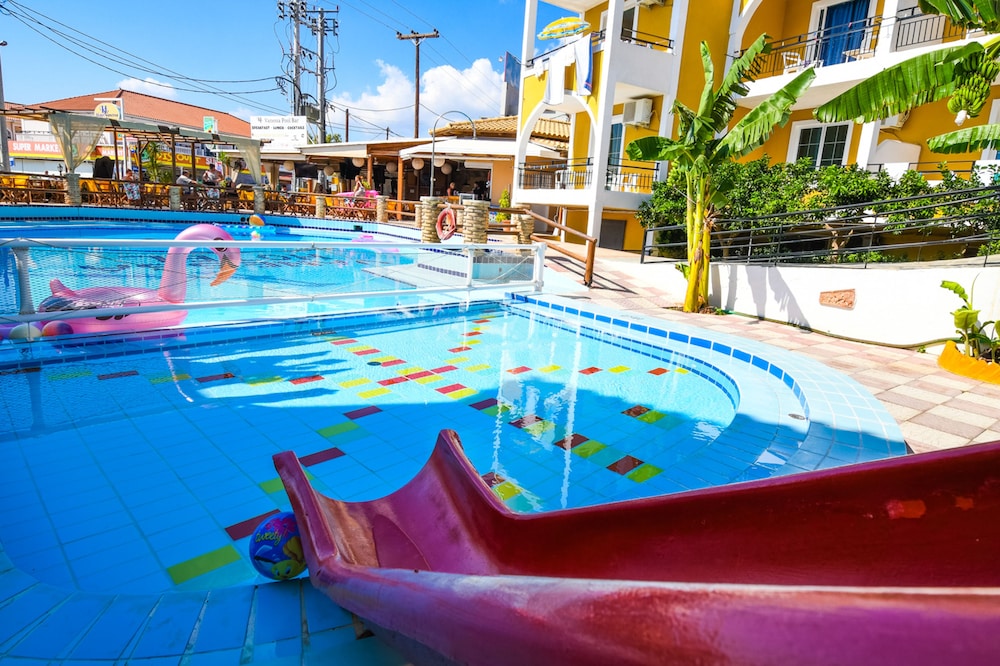 Vanessa Hotel — Swimming pool in Kalamaki (Zakynthos), Ionian Islands