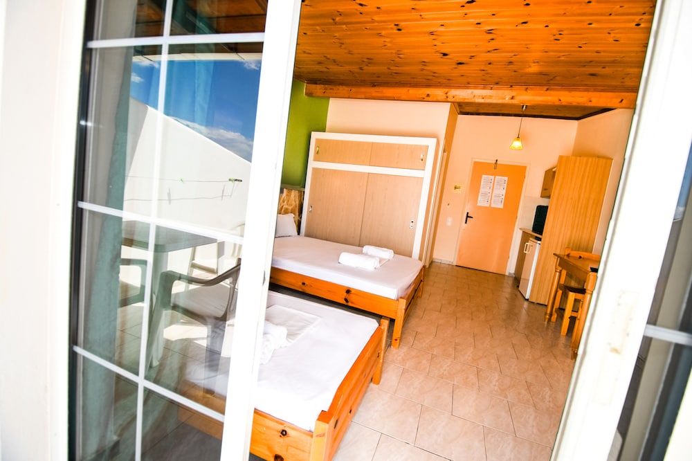 Vanessa Hotel — Hotel rooms in Kalamaki (Zakynthos), Ionian Islands