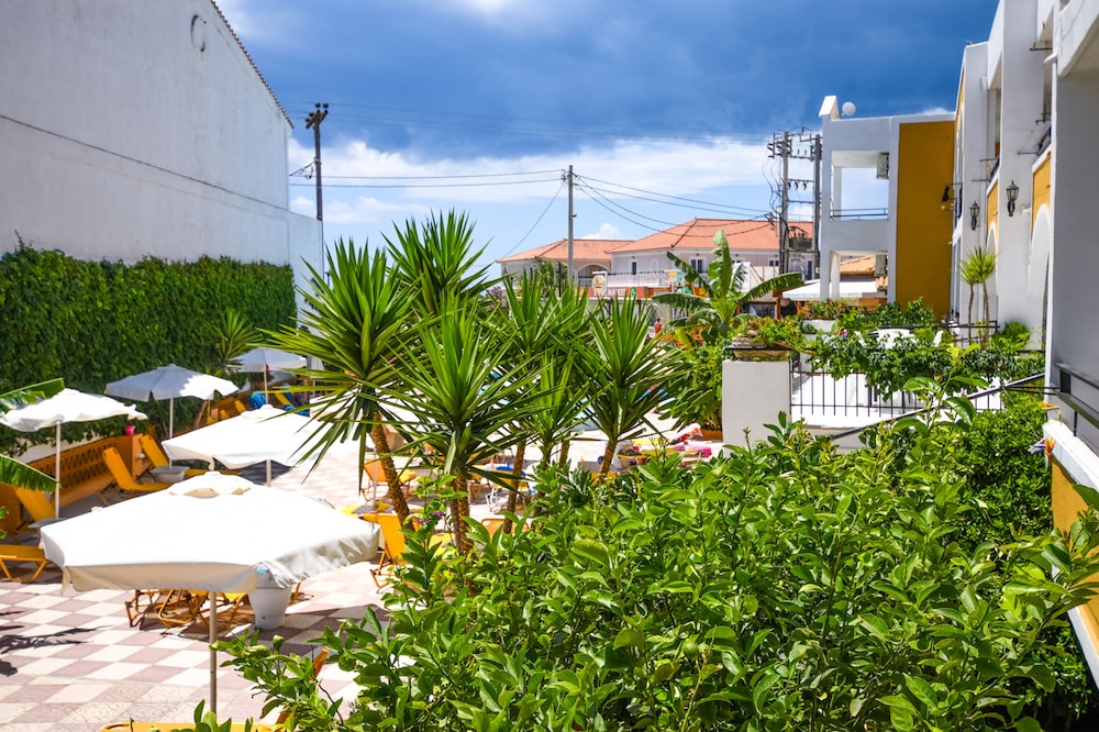 Vanessa Hotel — Hotel building in Kalamaki (Zakynthos), Ionian Islands