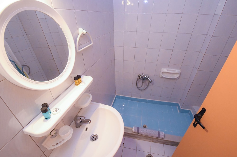 Vanessa Hotel — Hotel rooms in Kalamaki (Zakynthos), Ionian Islands
